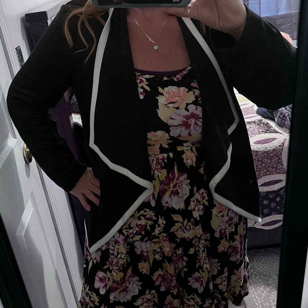 NY Collection black jacket with white trim